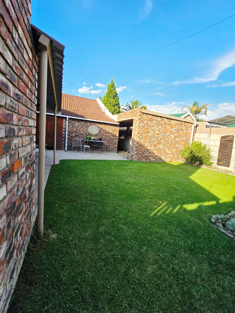  Bedroom Property for Sale in Flimieda North West